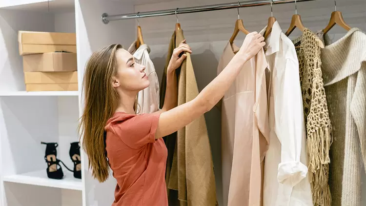How do you dress when going out?