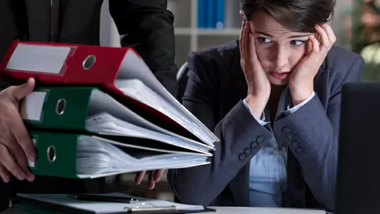 After work, your boss sends you a 2000-word work-related message.